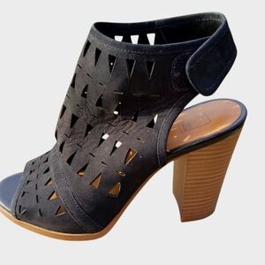 14th & Union Black Leather Heeled Sandals, Size 7M